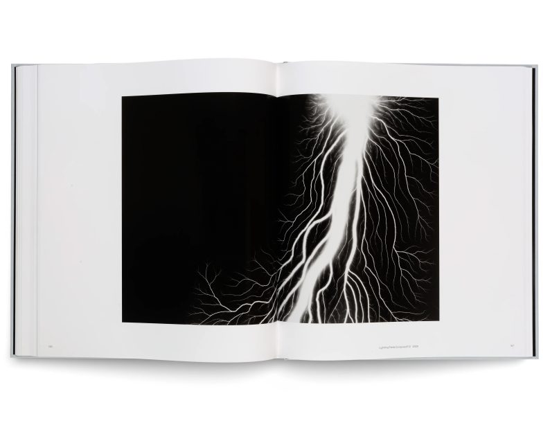 Hiroshi Sugimoto 'Time Machine' - Image 4